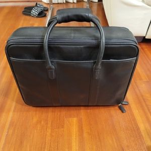 Authentic coach weekend bag with cushioned laptop